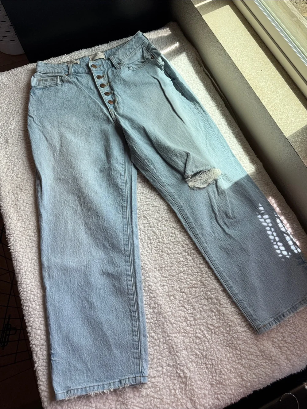 Universal Thread Light Blue High Rise Button-Fly Jeans - Picture 4 of 5